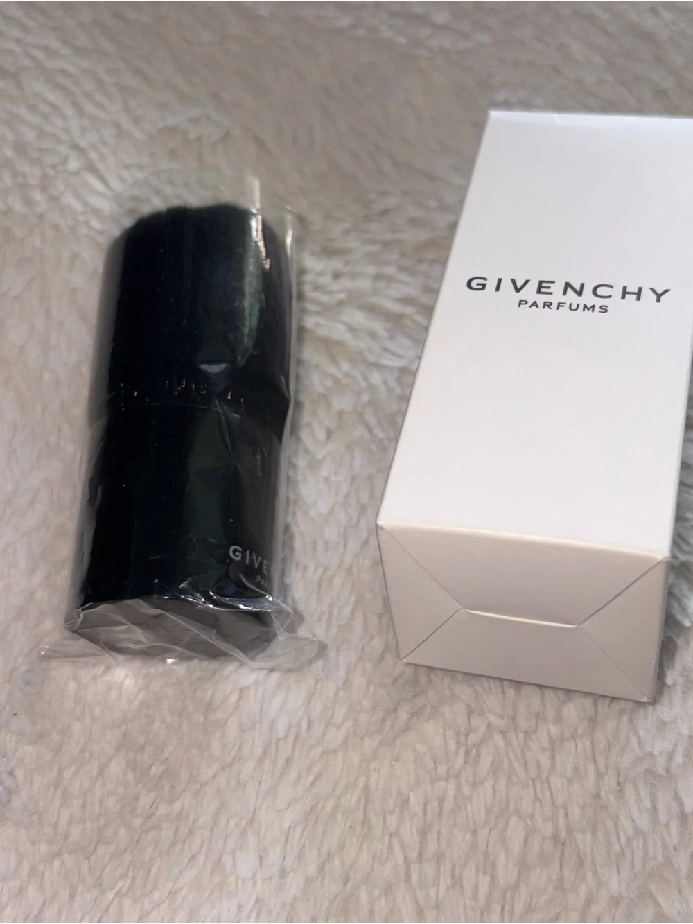NIB Givenchy parfums Black Kabuki  Makeup Brush